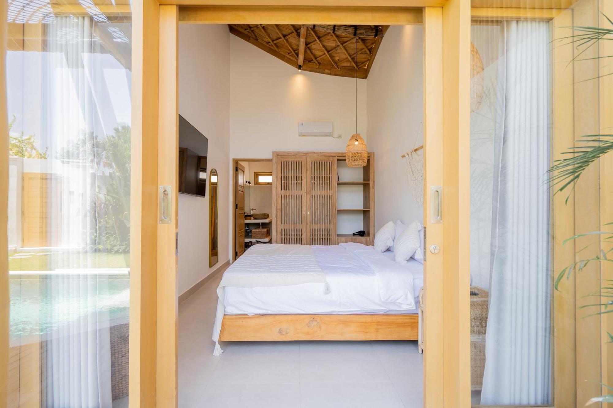 Villa Sunset Bamboo - 3Br Villa In Kerobokan Экстерьер фото