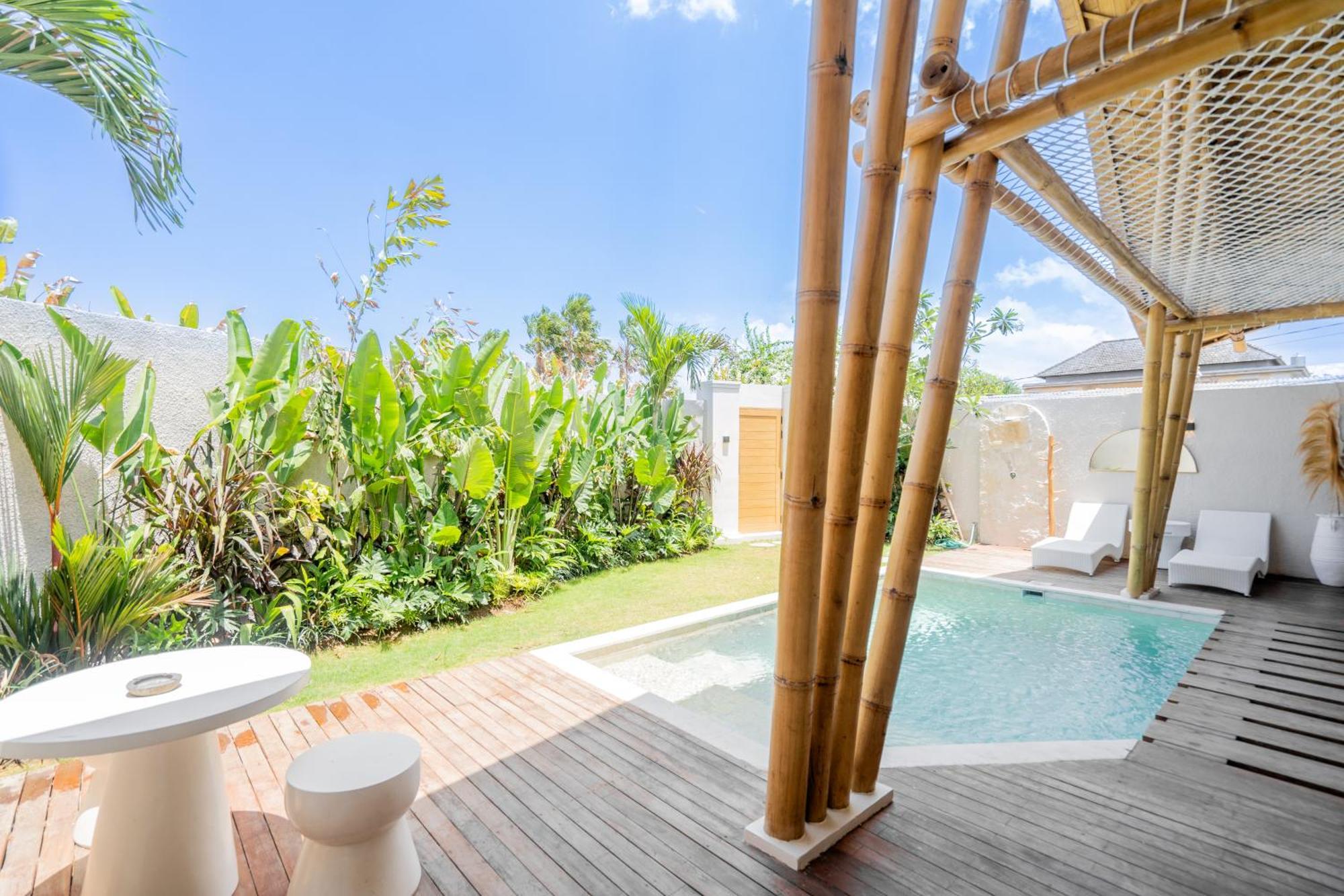 Villa Sunset Bamboo - 3Br Villa In Kerobokan Экстерьер фото